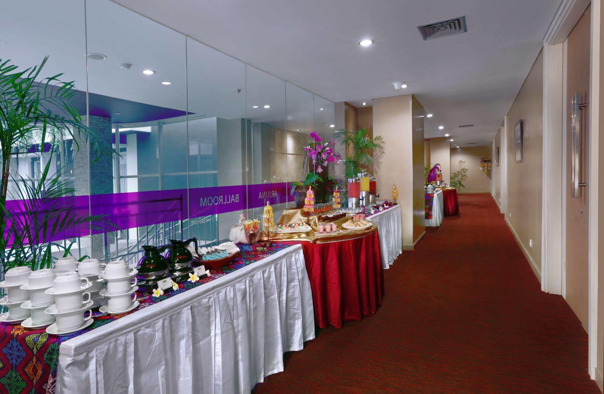 Hotel Quest San Denpasar By Aston Extérieur photo